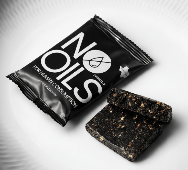 No Oils Black Brownie bar with brownie pieces